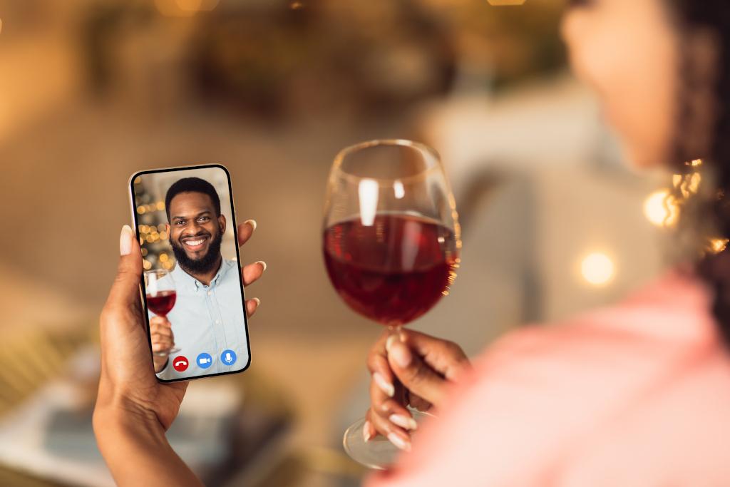 15 Long-Distance Relationship Games For Couples To Keep Things Fun And  Interesting