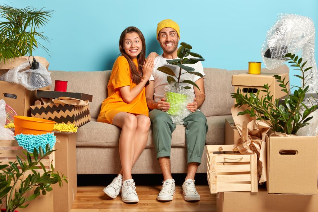 Best Housewarming Gift Ideas for Couples