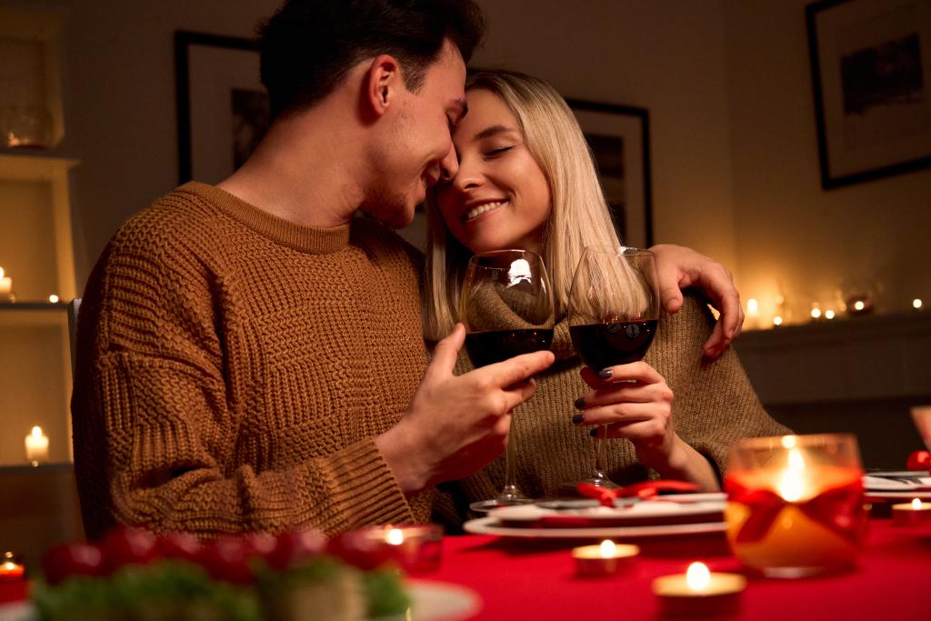 26 Fun And Flirty At Home Dinner Date Ideas