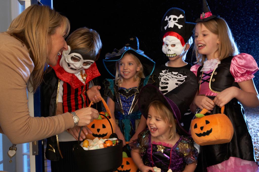 Trick or Treat Ideas Make Your House The Neighborhood Hit trick-or-treat-ideas-make-your-house-the-neighborhood-hit