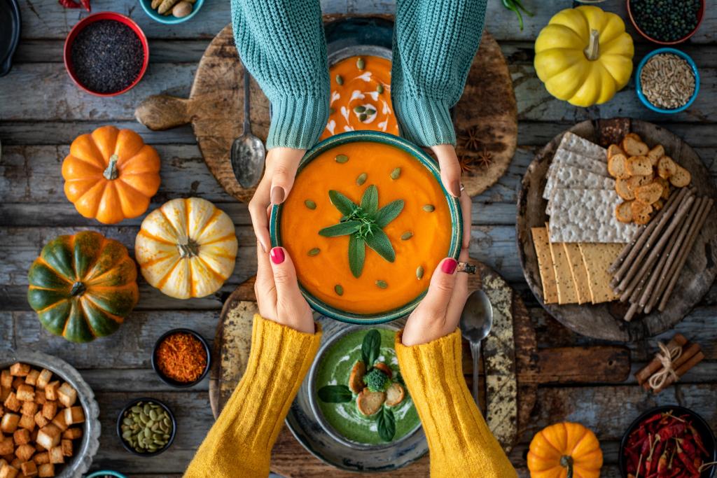 Festive ideas & tips to celebrate Friendsgiving